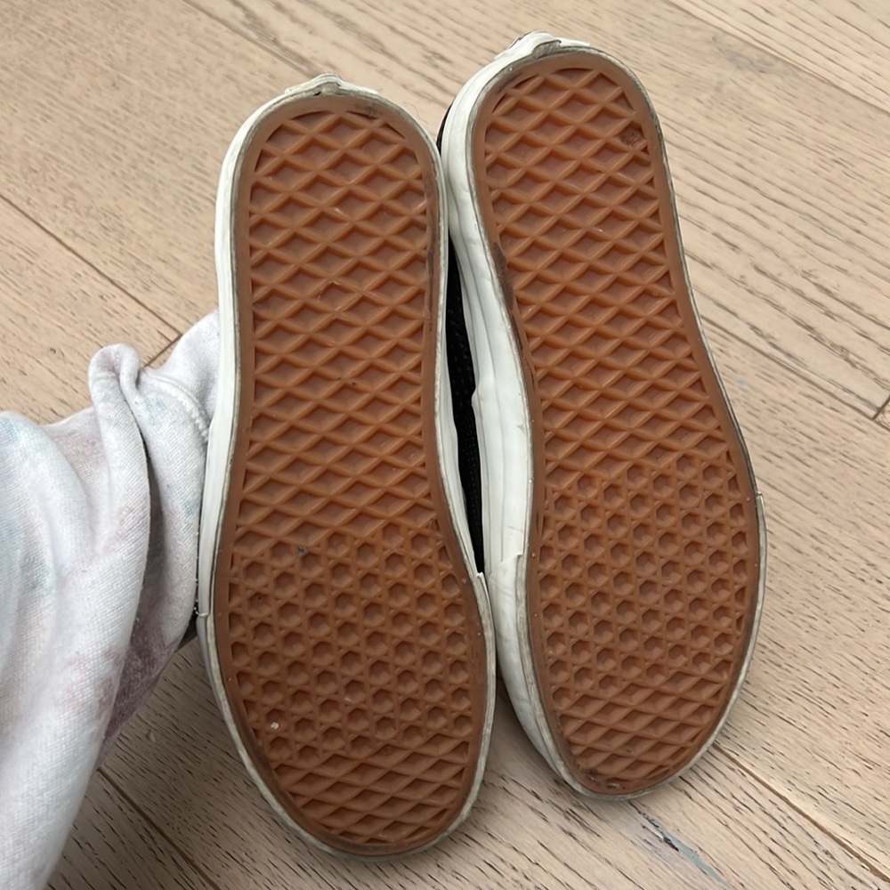 VANS - Picture 5 of 7